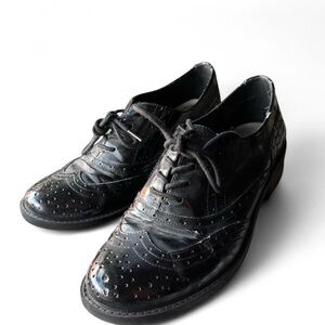 G.H. Bass & Co. Black Leather Wingtip Lace-Up Clogs